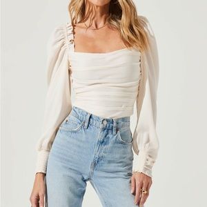 ASTR the label boho peasant style top.